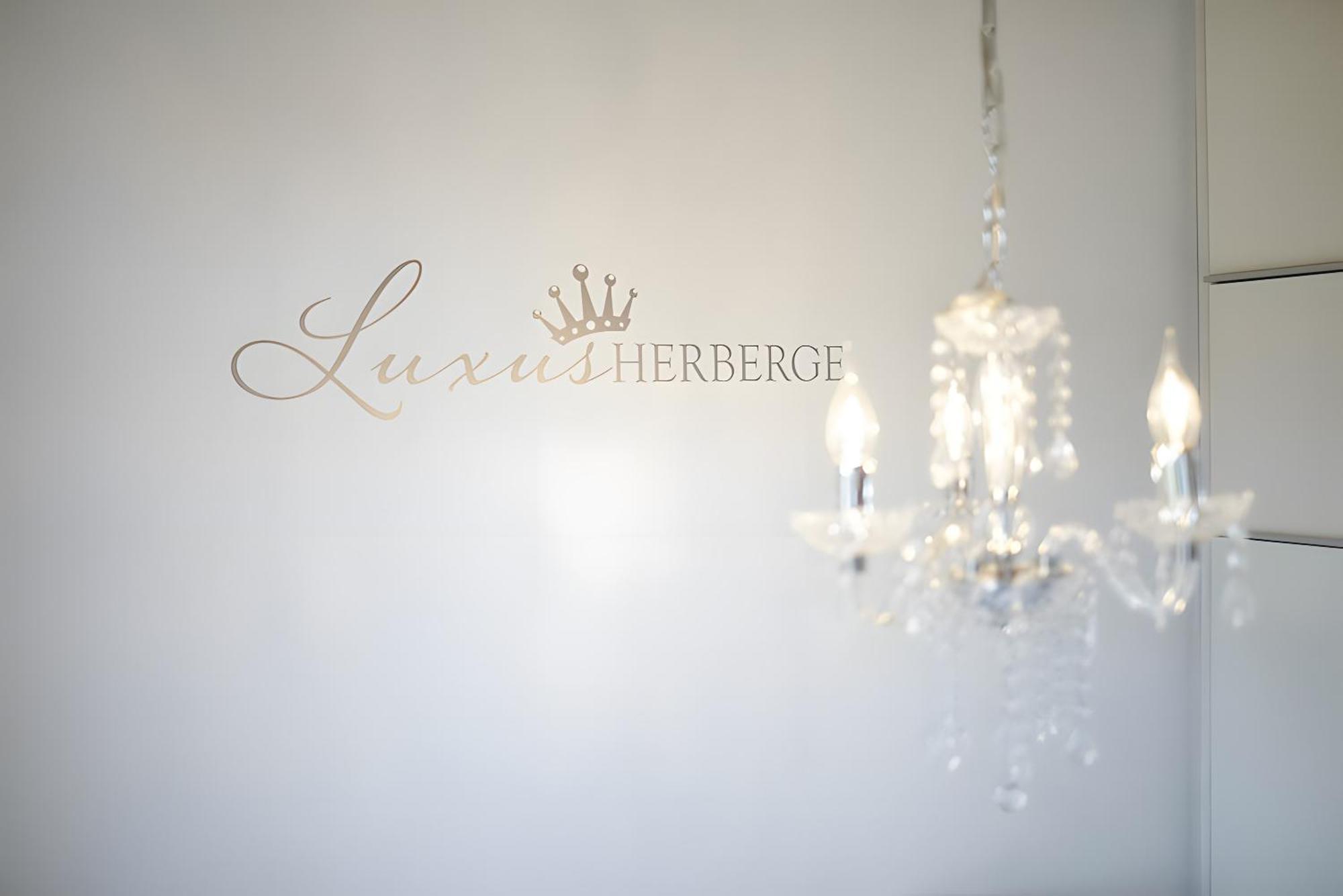 Charmingsuite *